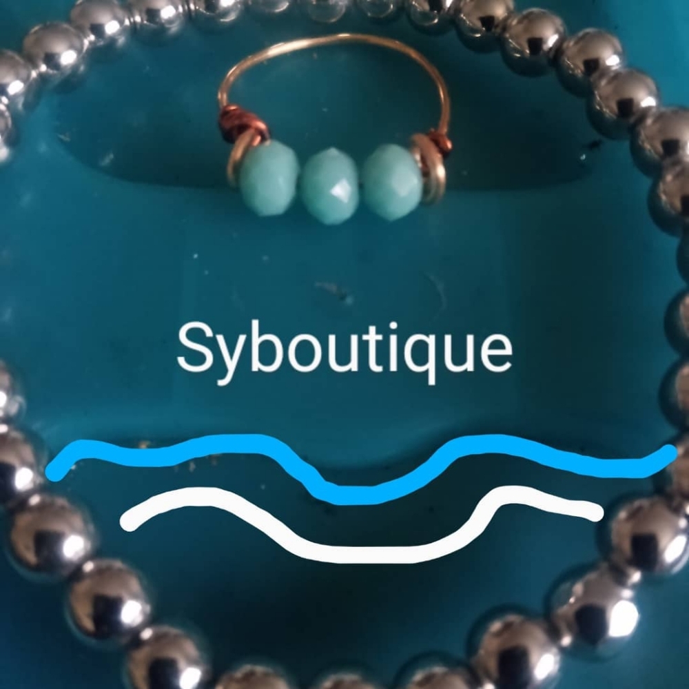 Bracelet and ring set.